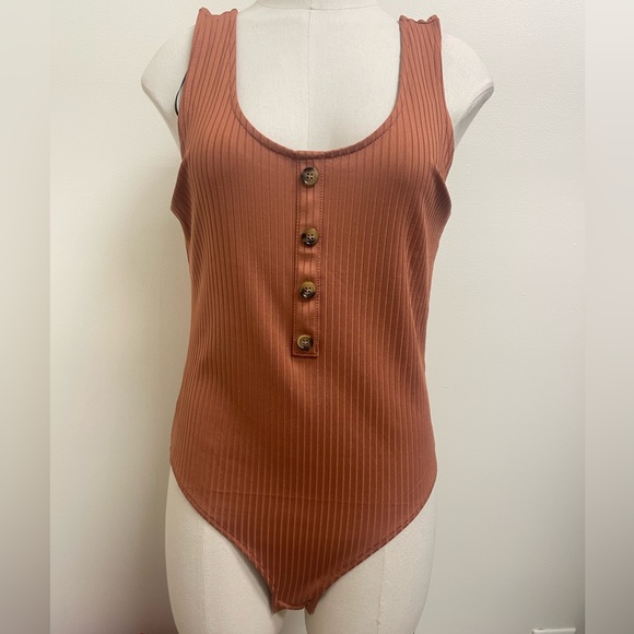 H&M Bentley Ribbed Henley Bodysuit - Picture 2 of 6
